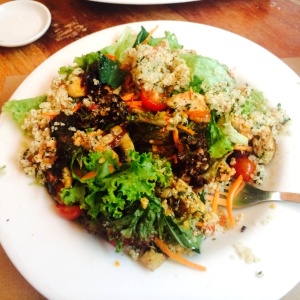Ensalada de la granja con adicion de quinoa! ????