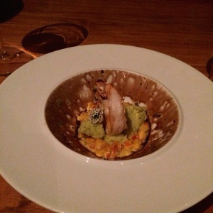 Langostino en base de cous cous de alcachofa