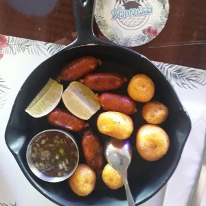 chorizos con papa criolla