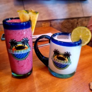 Jugo de mora y limonada de coco