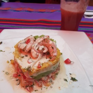Causa de camarones