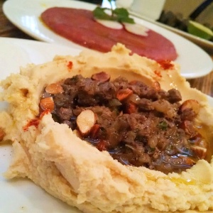 Hummus Bilahme y Kibbeh Nayeh