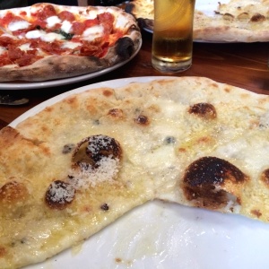 Pizza 4 quesos