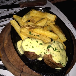 Lomo Con Salsa Bearnesa
