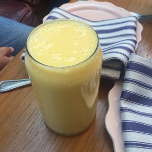 jugo de mango en leche