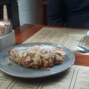 croissant de almendras 
