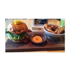 bacon cheeseburger y papas originales 