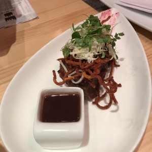 Morrillo Confitado, churros de queso paipa y fideos de palmito