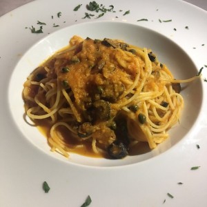 spagheti a la putanesca