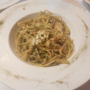 fetuccini al pesto