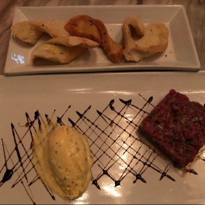 Tartar de lomito y helado de dijon