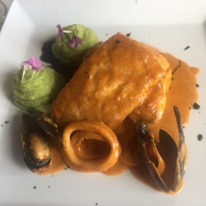 pescado de temporada salsa de langosta