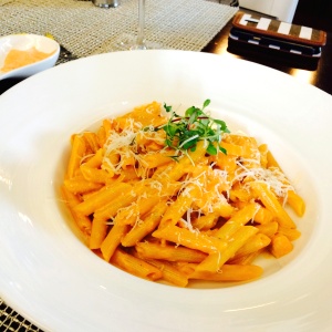 Penne en salsa de salmon ahumado