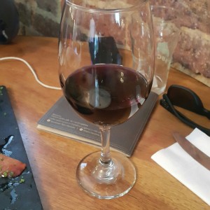 vino tinto merlo valle central chile