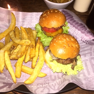 Mini Burgers 50 Grs. Alejandra y americana