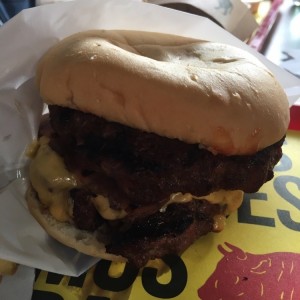 Queso tocineta doble carne