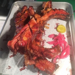 Bandeja de costillitas para compartir ?