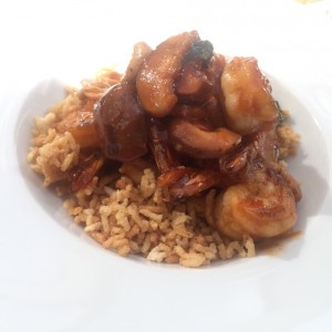 Langostinos en salsa agrudulce con pega de arroz