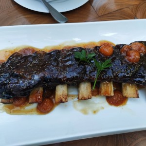 costilla de res en salsa de uchuvas
