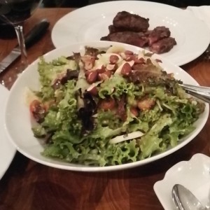 Ensalada con almendras.
