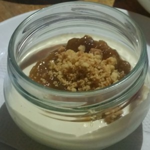 panacota de canela con compota ruibarbo