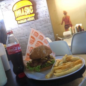 “Hamburguesa de la casa”