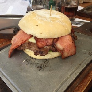 hamburguesa con tocineta 