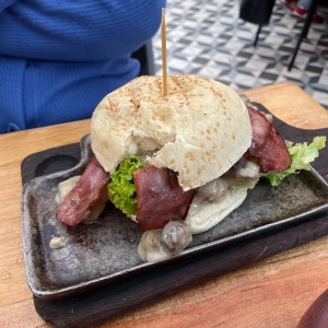 Hamburguesa con champiñones 