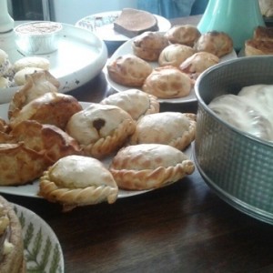 Alfajores, y empanadas.
