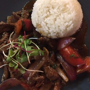 Lomo saltado