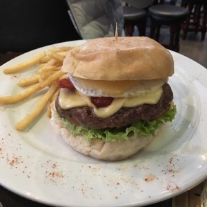 Hamburguesa de la casa