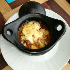 Plato fuerte: Alambres de trocitos de pollo.