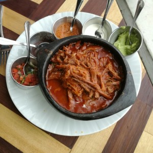 Plato fuerte: Tinga de res...