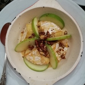 Queso brie con nueces