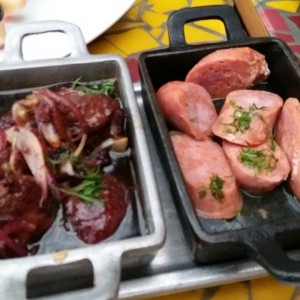 higadillos y chorizo