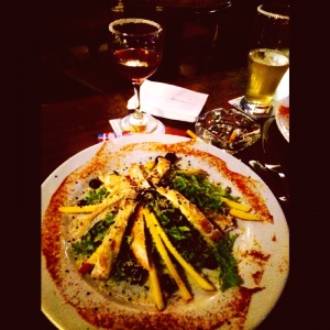 London park salad, copa de vino caliente.