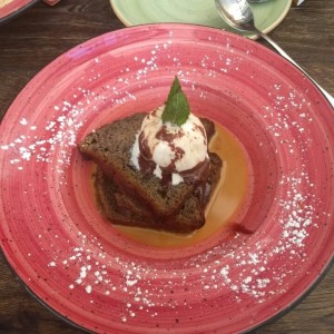 Banana bread puddin + helado