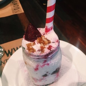 Malteada de frutos rojos 