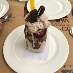 Malteada cookies and cream