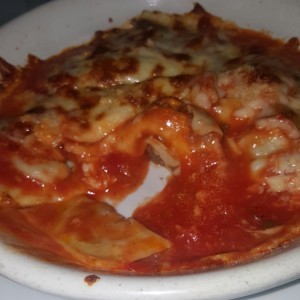 Raviolis de carne pomodoro gratinado 