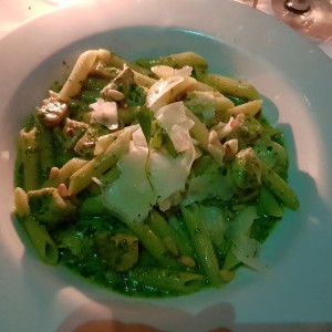 penne al pesto con pollo