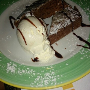 Postre Brownie con Helado de Vainilla 