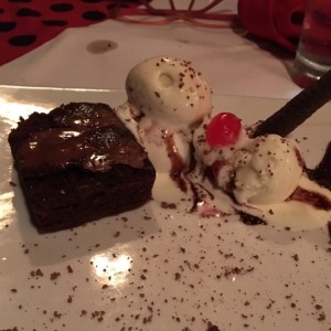 brownie con helado