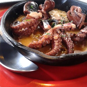 Entrada pulpo baby