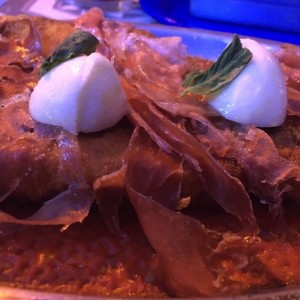 Lombarda de Pollo con Prosciutto y Mozzarella