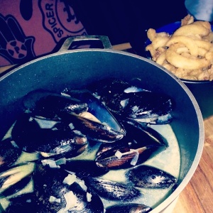 Moulles al vino + papitas