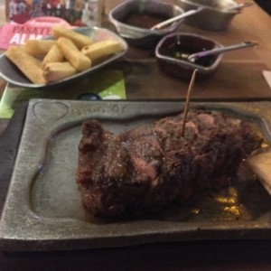 Bife de Chorizo y papas francesas