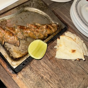 Longaniza con arepa