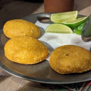 Empanada Cachiaca 