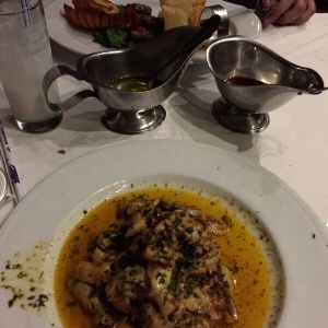 Pulpo a la gallega y plato especial con langosta, langostinos y lomo